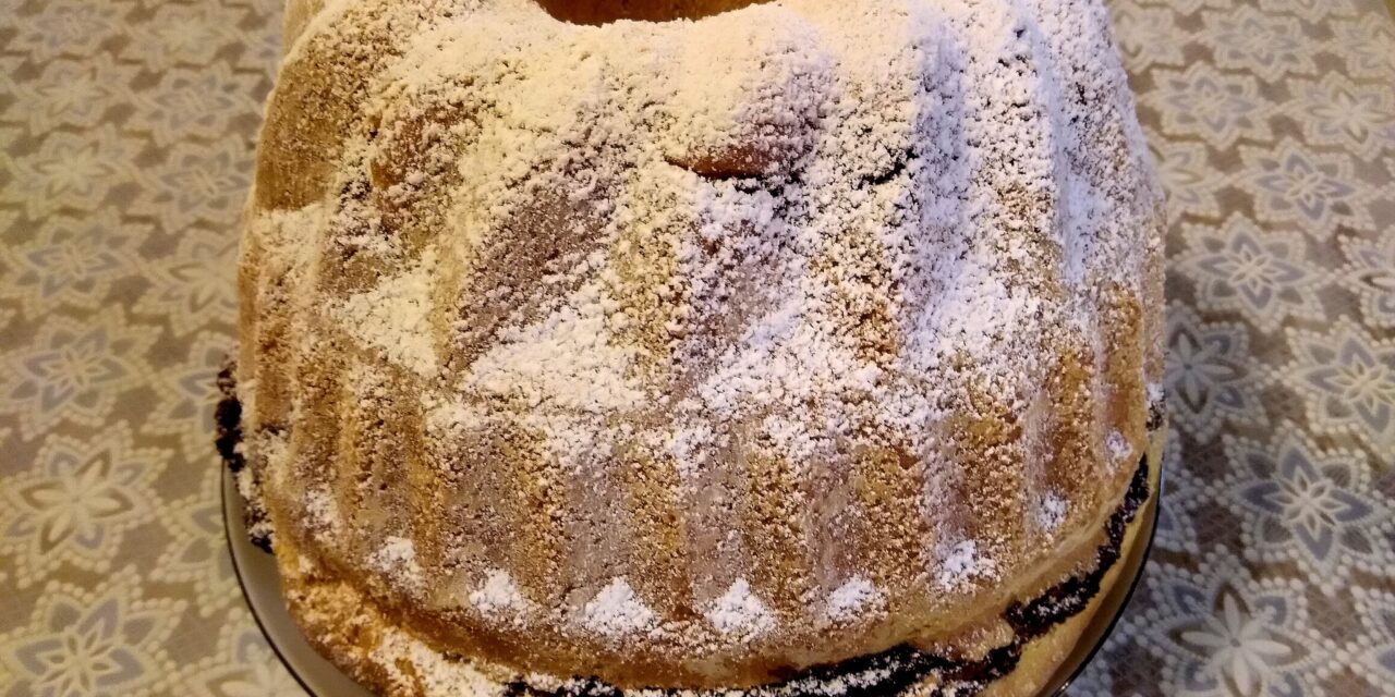 Praznična orehova potica